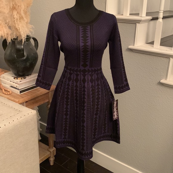 Nina Leonard Dresses & Skirts - Nina Leonard Geometric Print Dress
